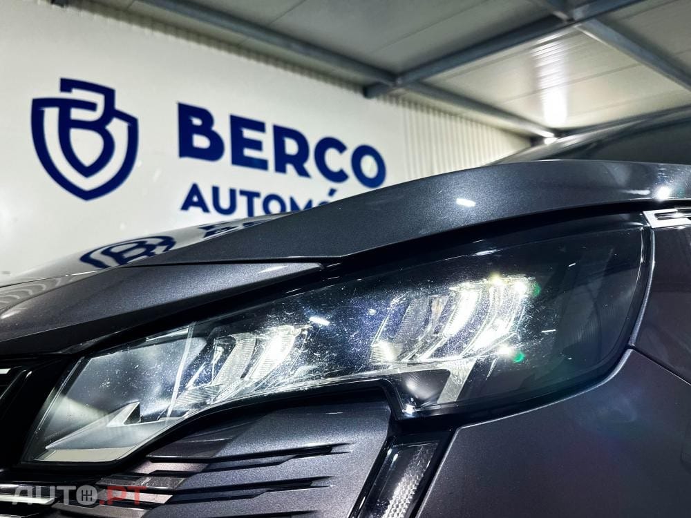 Peugeot 5008 Hybrid 136 E-DCS6