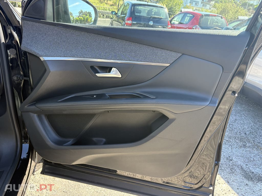 Peugeot 3008 1.2 PureTech Allure EAT8
