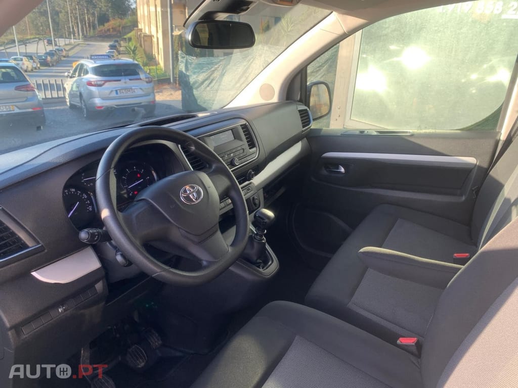 Toyota Proace 1.5 D-4D L1 Porta Traseira Basculante