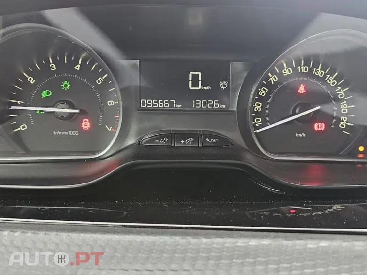 Peugeot 2008 1.2 PureTech Signature