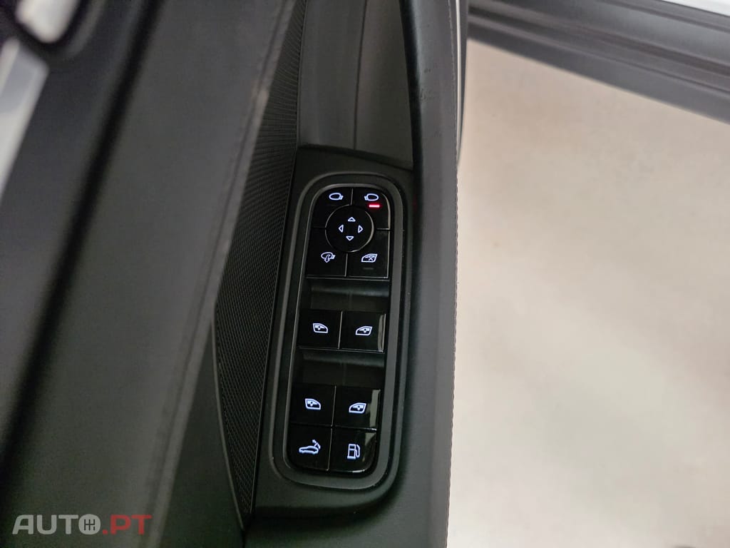 Porsche Panamera 4 e-hybrid