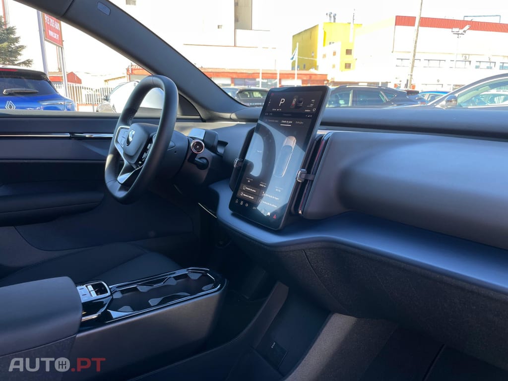 Volvo EX30 69 kWh Single Motor Extended Range Core