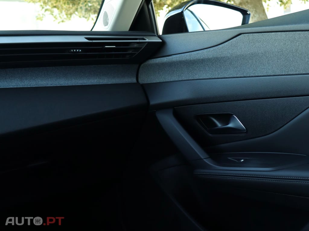 Peugeot 308 1.2 PureTech Allure EAT8