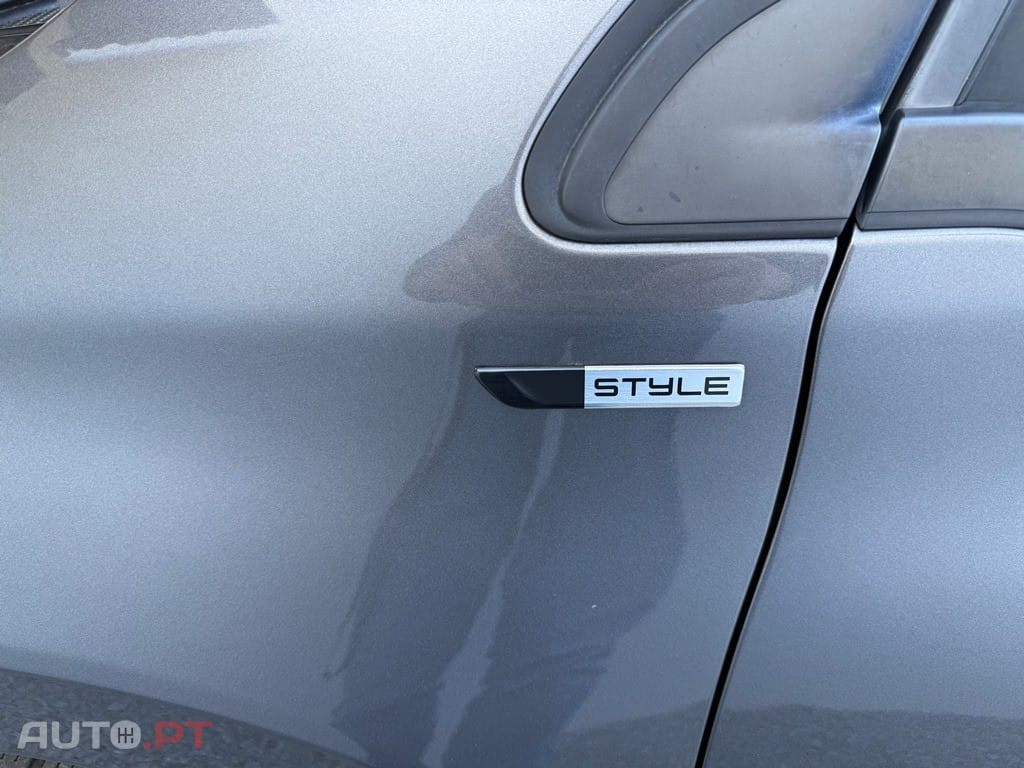Peugeot 2008 1.2 PureTech Style