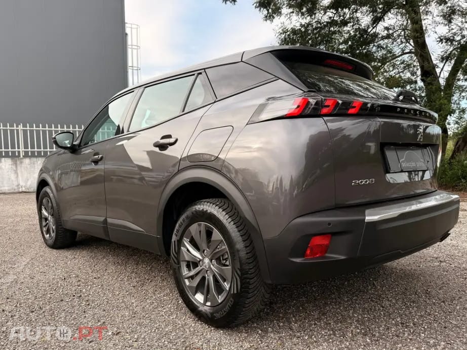 Peugeot 2008 1.2 PureTech Active Pack — fotografia 10