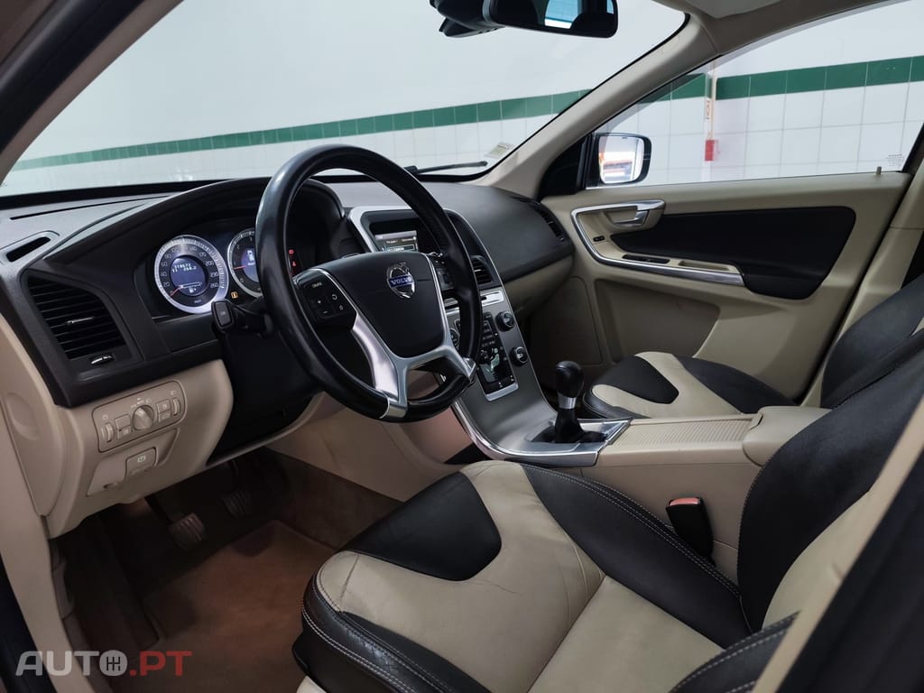 Volvo XC60 2.0 D4 DRIVe Momentum