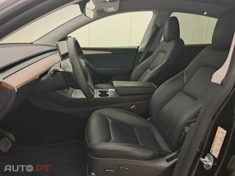 Tesla Model Y Long Range Dual Motor AWD