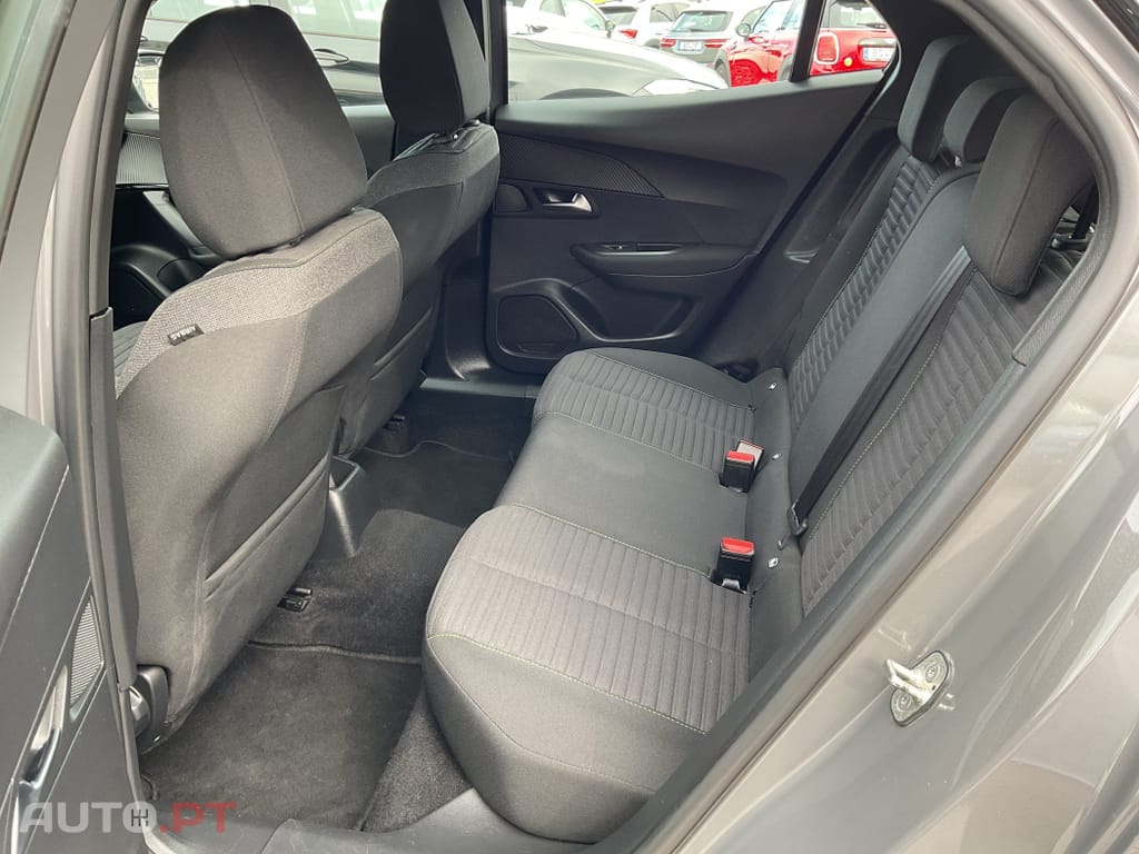 Peugeot 2008 1.2 PureTech Active Pack