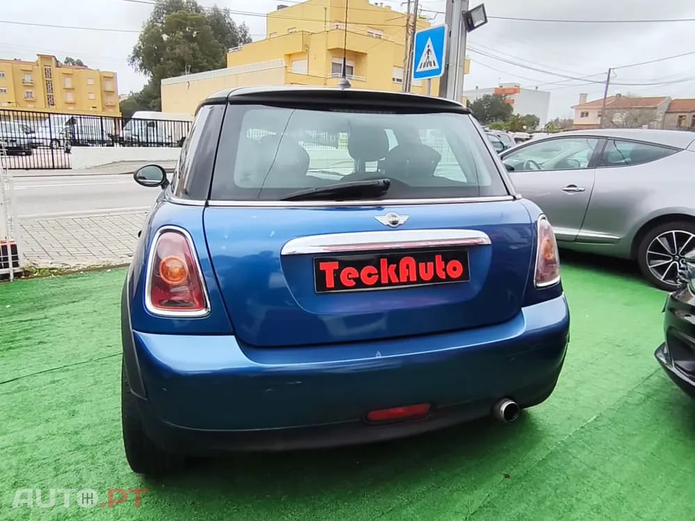 MINI Cooper Cooper D