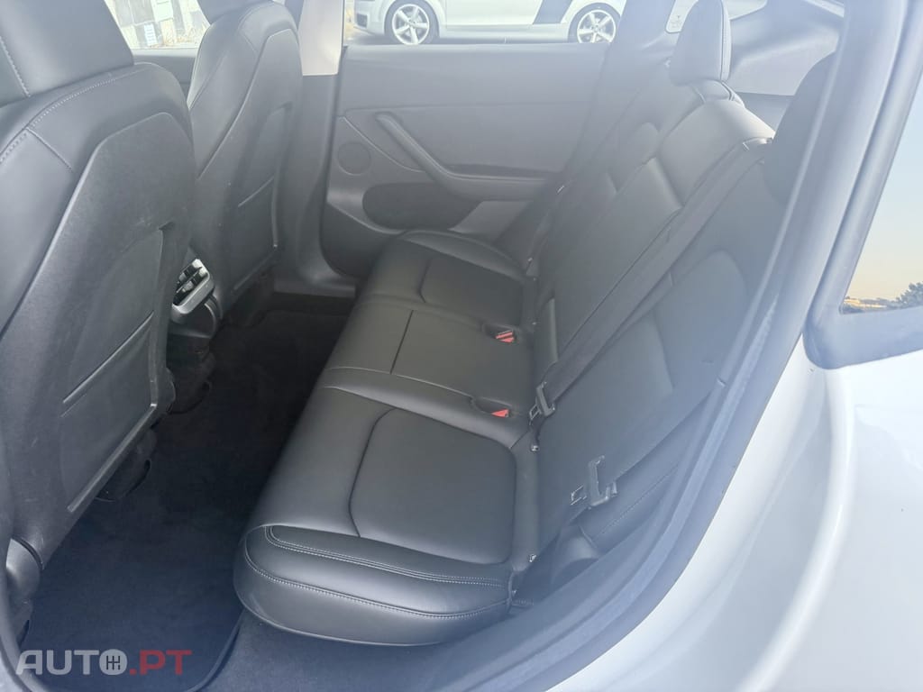 Tesla Model Y RWD