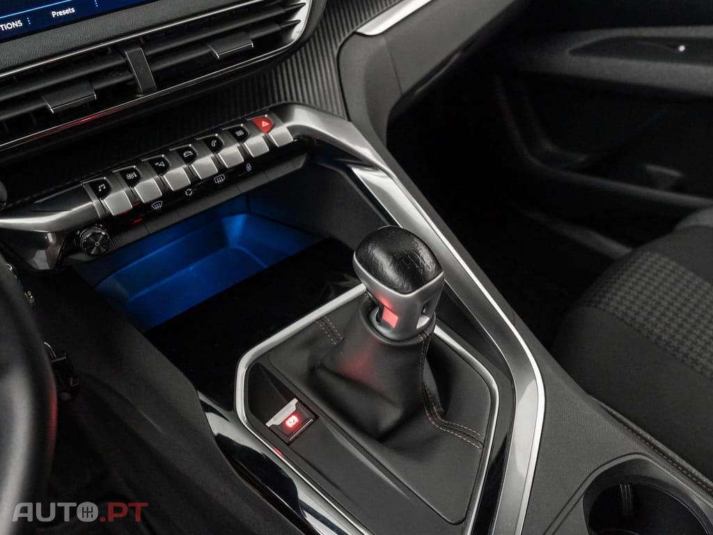 Peugeot 3008 1.5 BlueHDi Active