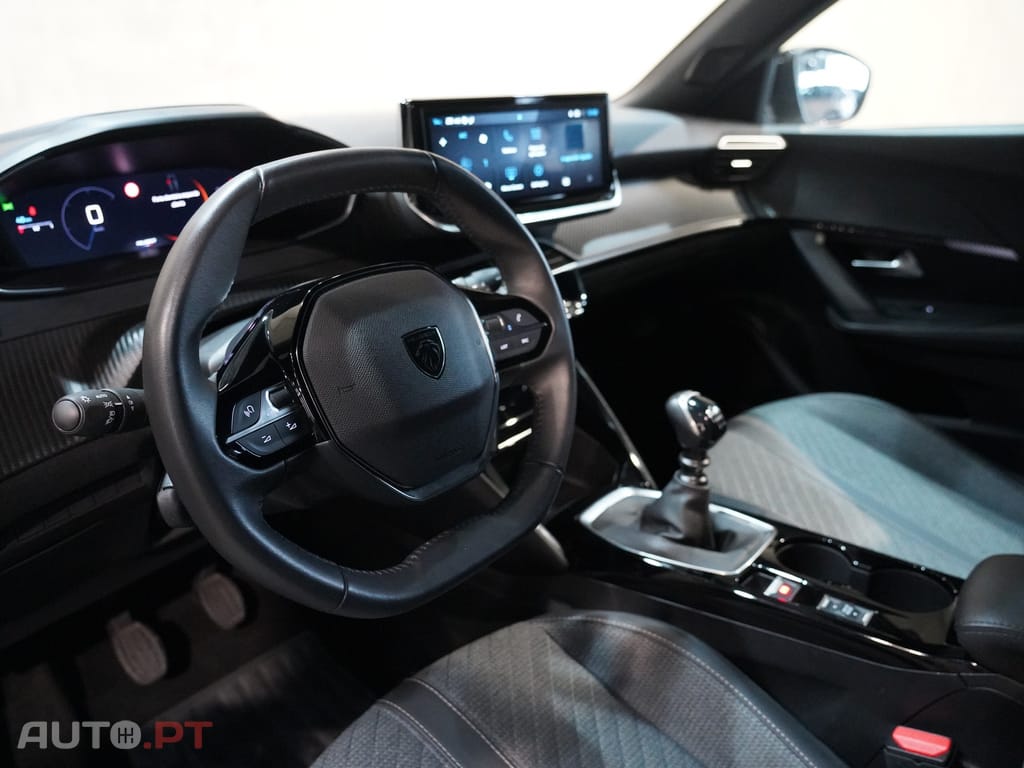 Peugeot 2008 1.2 PureTech Allure