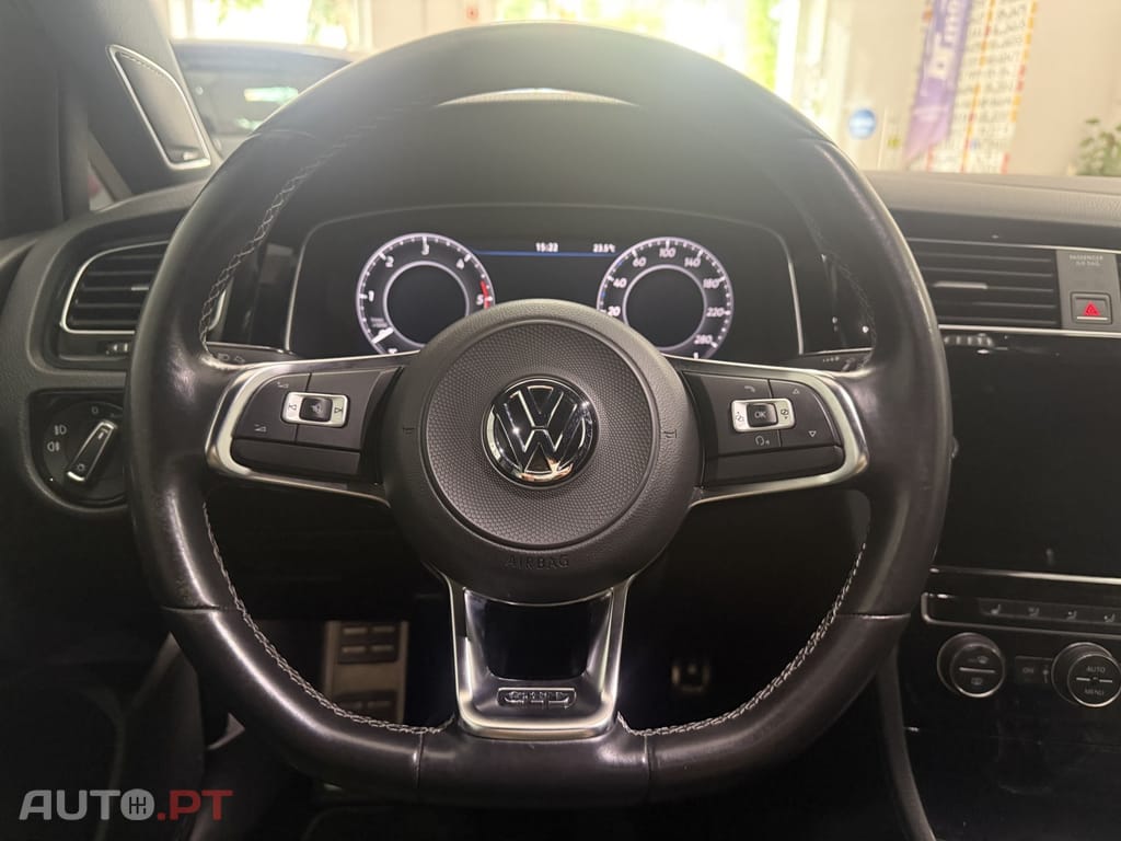 Volkswagen Golf 2.0 TDi GTD — fotografia 14