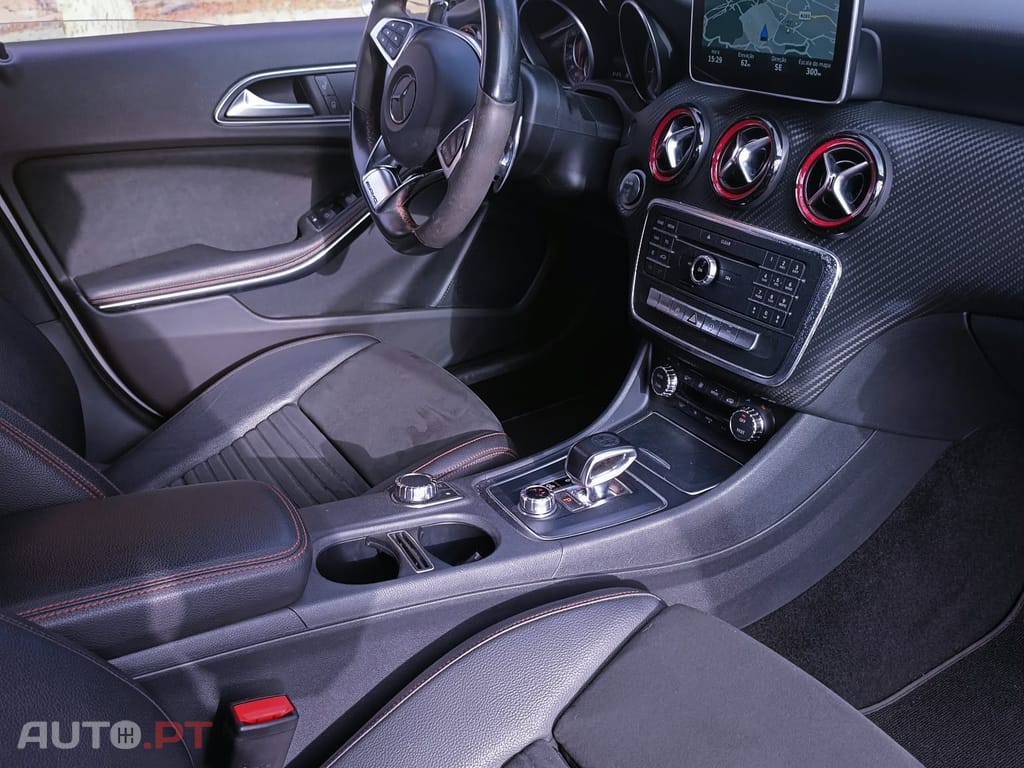 Mercedes-Benz A 45 AMG 381 cv