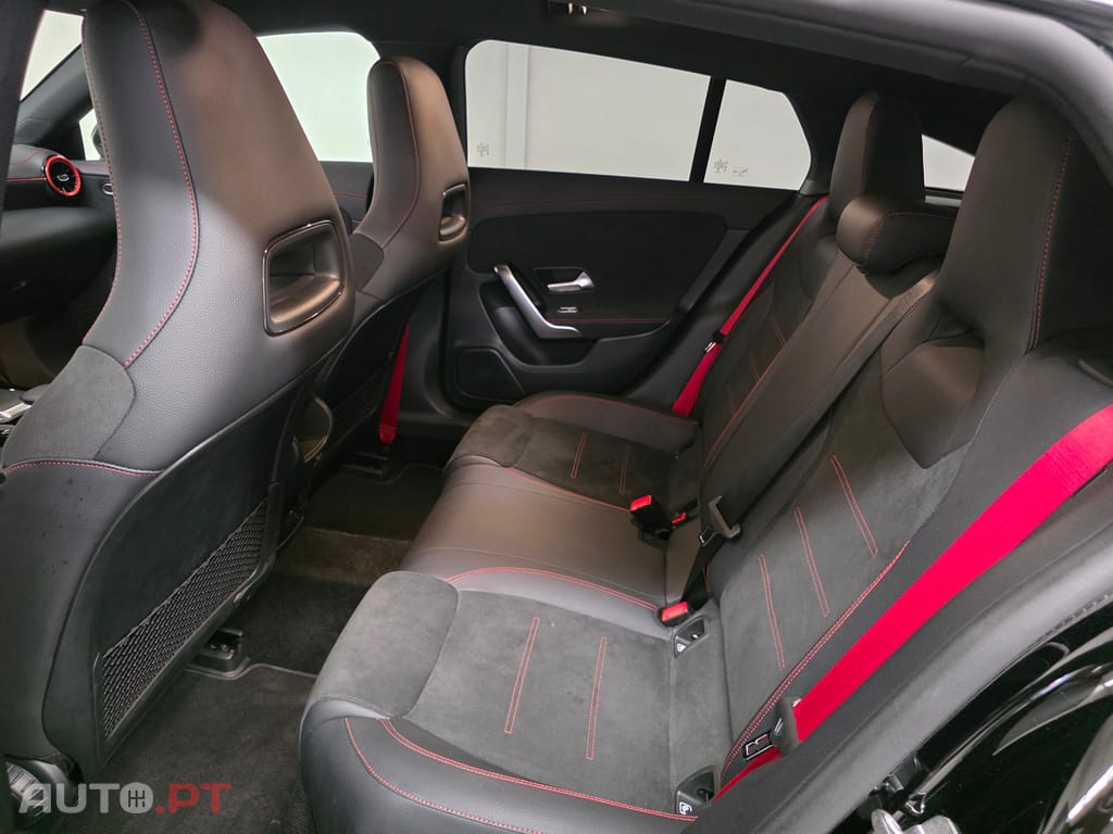 Mercedes-Benz CLA 35 AMG Shooting Break 4-Matic Speedshift 7G-DCT