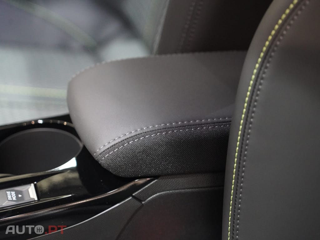 Peugeot E-2008 54 kWh GT