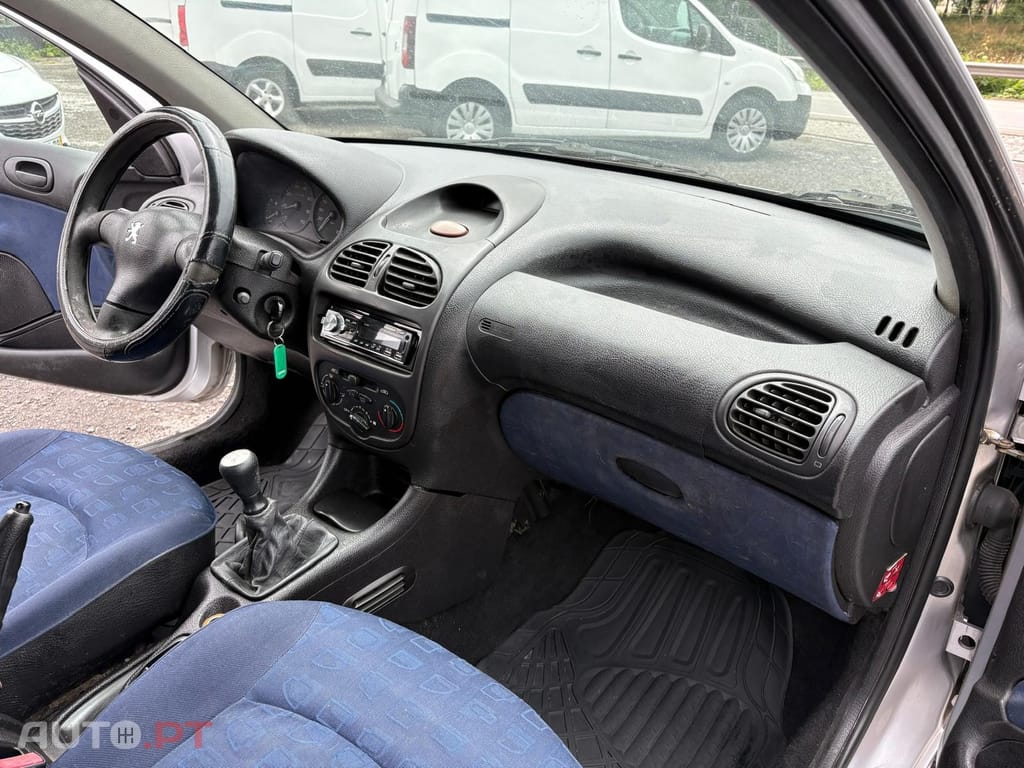 Peugeot 206 1.1 Color Line