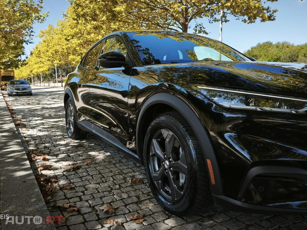 Ford Mustang MACH-E 99KWH PREMIUM