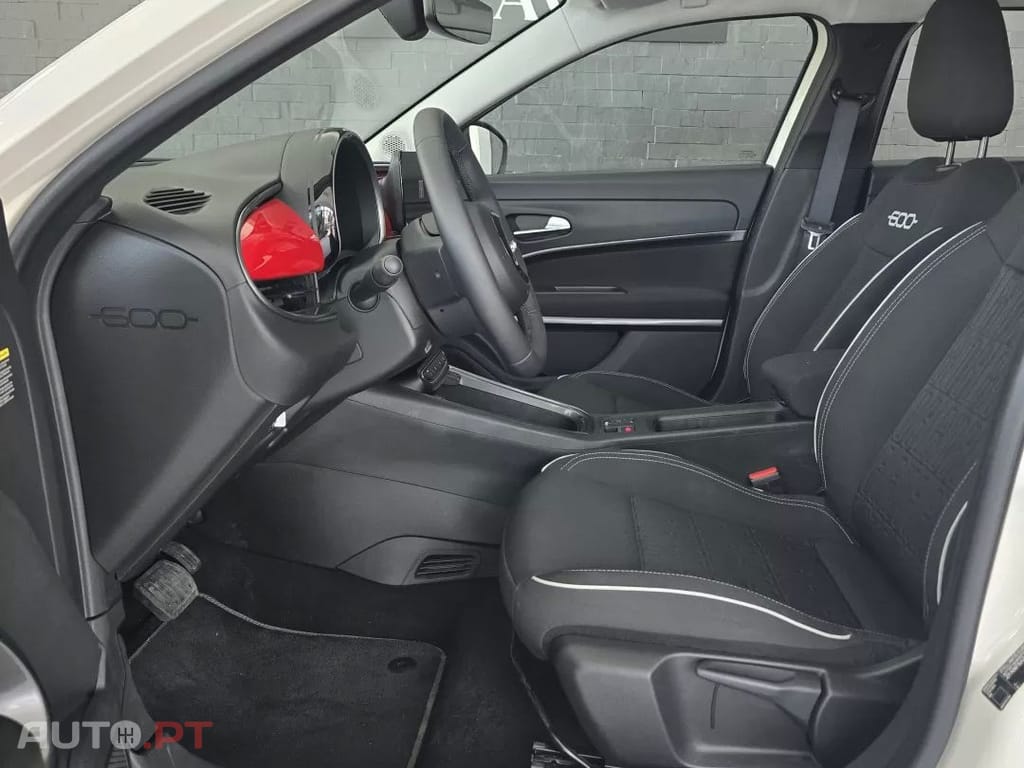 Fiat 600e 54 kWh (RED)