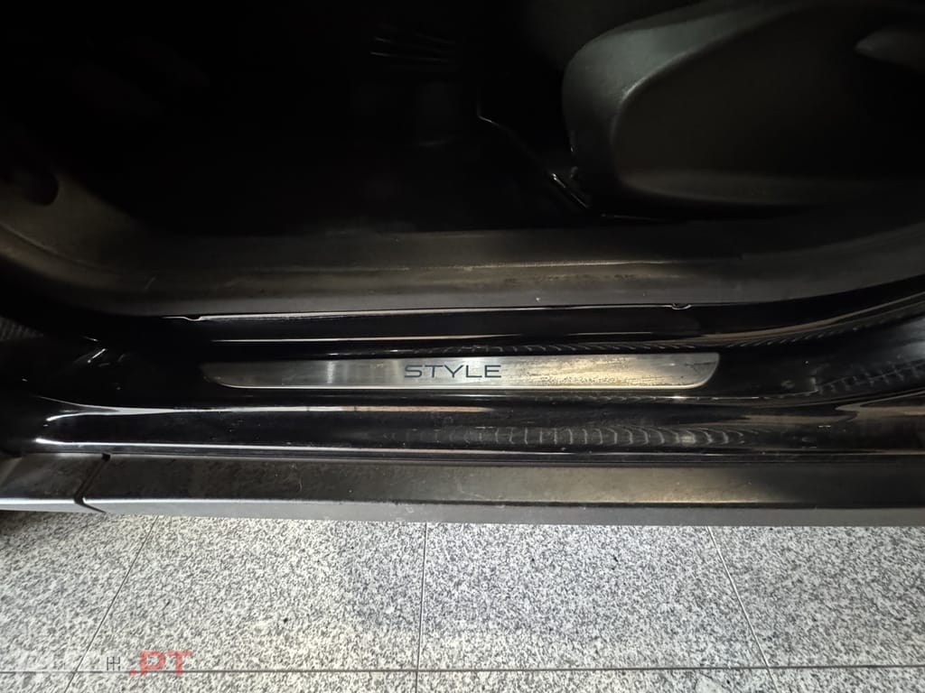 Peugeot 2008 1.2 PureTech Style
