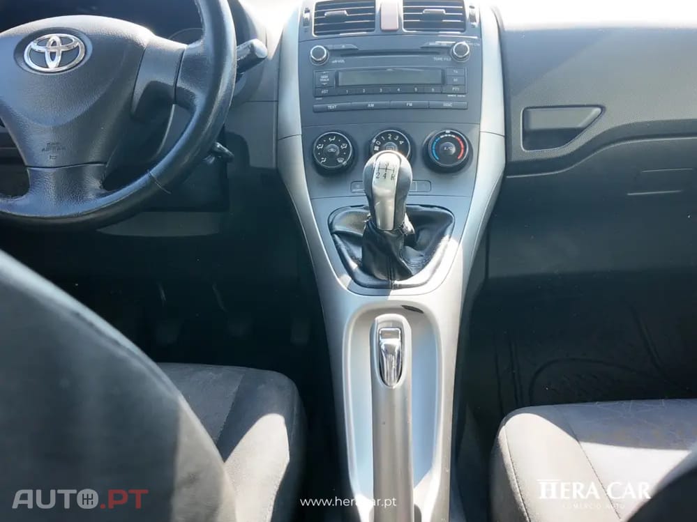 Toyota Auris Outro