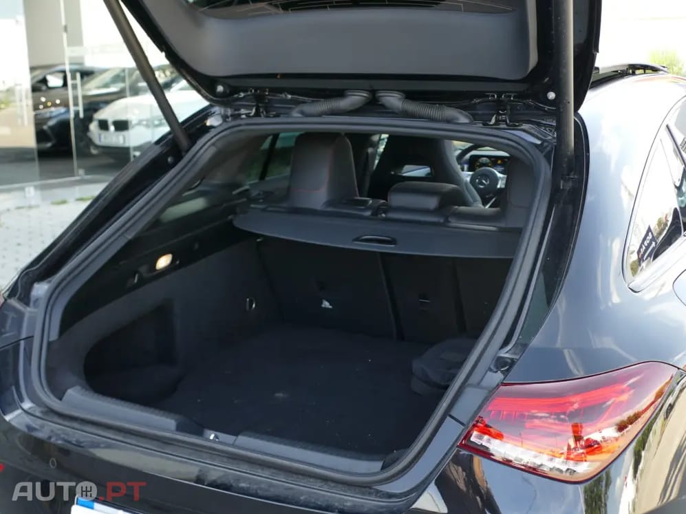 Mercedes-Benz CLA 250 e Shooting Brake AMG Line