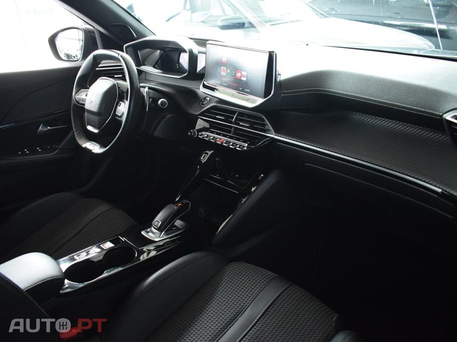 Peugeot 2008 1.5 BlueHDi GT EAT8