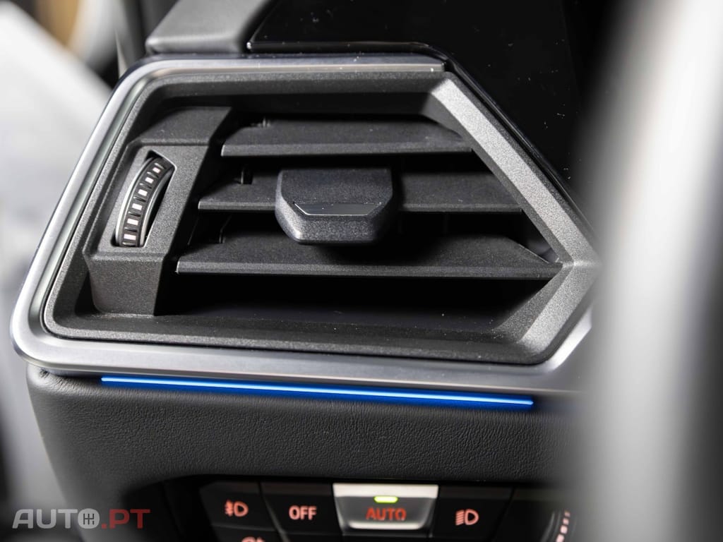 BMW 330 e Touring Pack Desportivo M Pro Auto