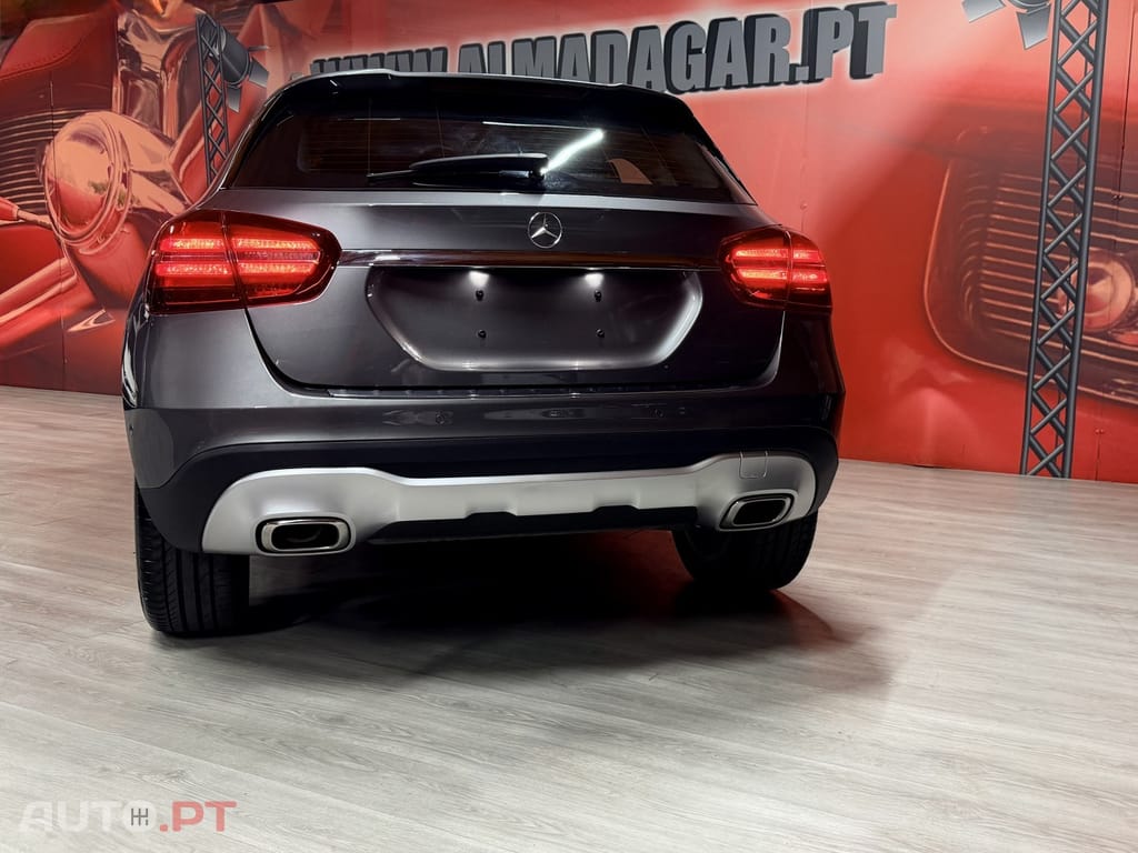 Mercedes-Benz GLA 180 Urban Aut.
