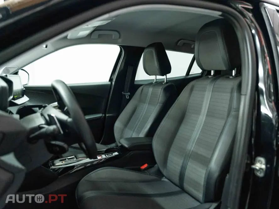Peugeot 2008 1.5 BlueHDi Active Pack EAT8