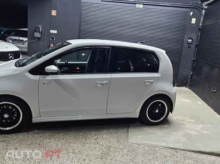 Volkswagen e-Up Style Plus