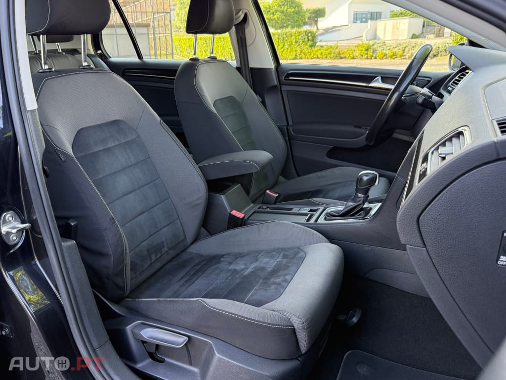 Volkswagen Golf 1.6 TDi Highline DSG