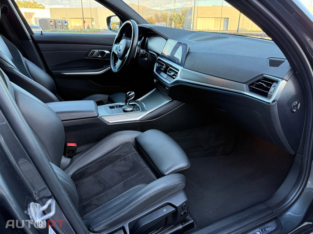 BMW 330 e Touring Pack M Auto