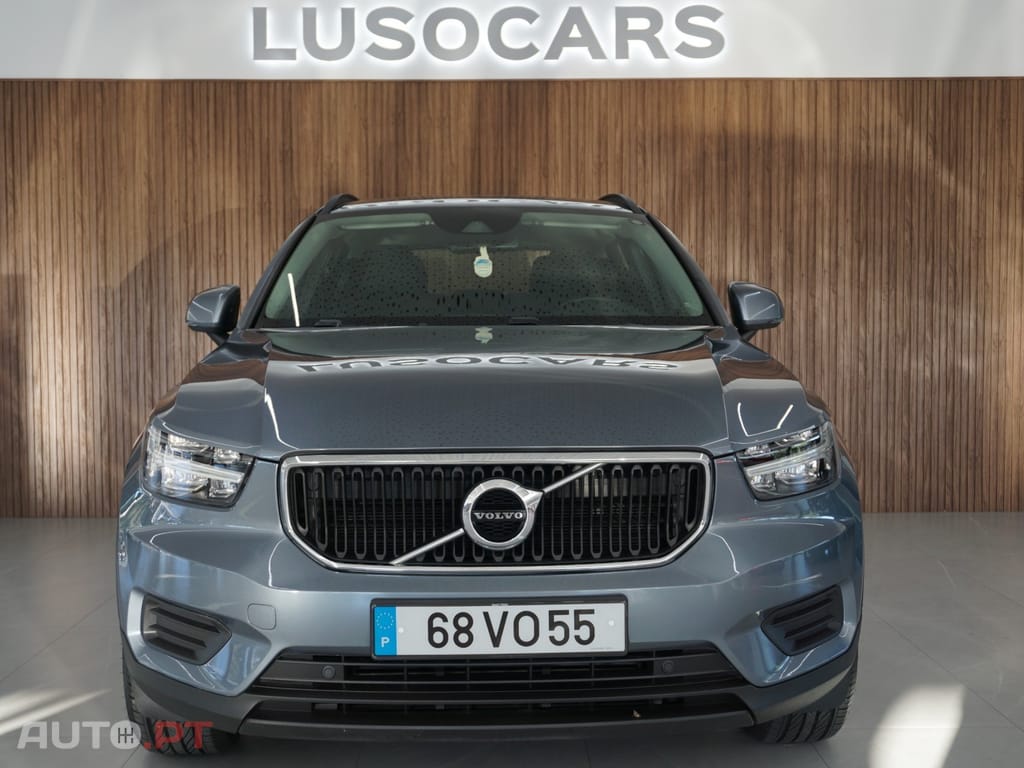 Volvo XC40 1.5 T3 Momentum Tech Edition