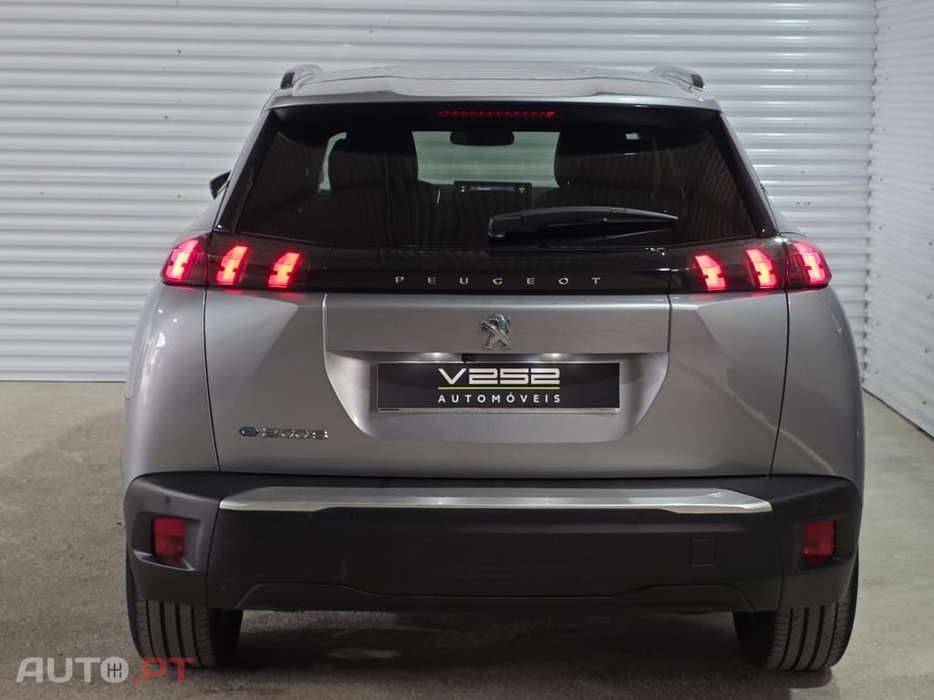 Peugeot E-2008 50 kWh Allure Pack