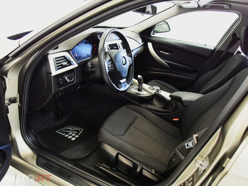 BMW 320 d Touring xDrive Auto