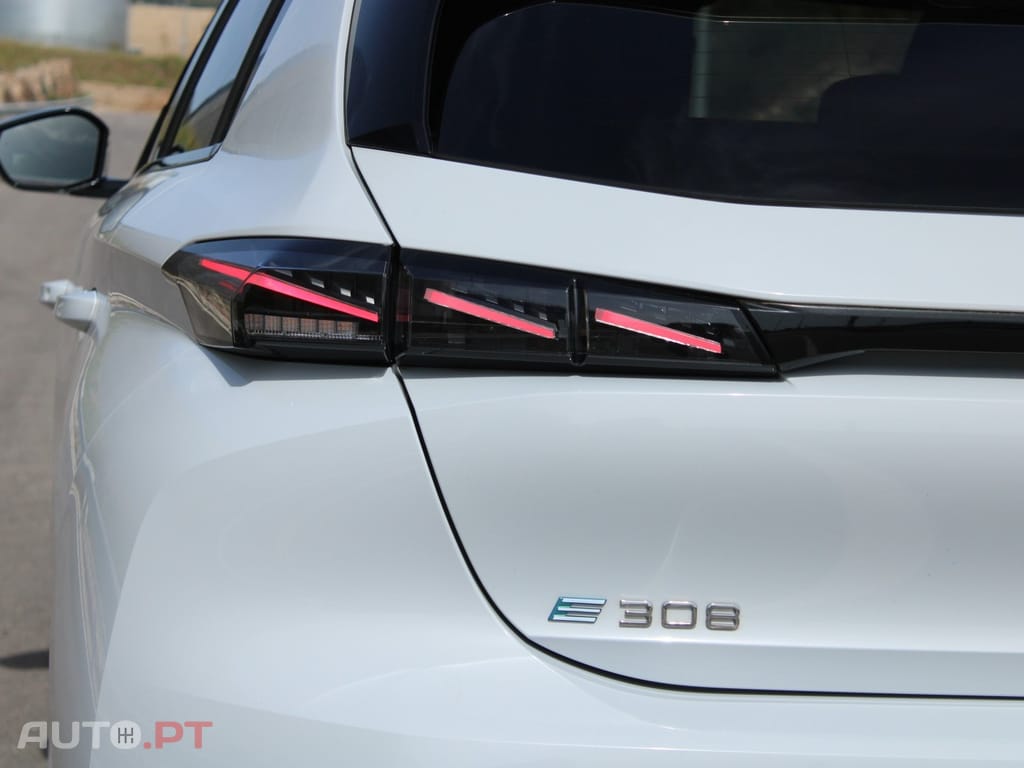 Peugeot E-308 58 kWh GT