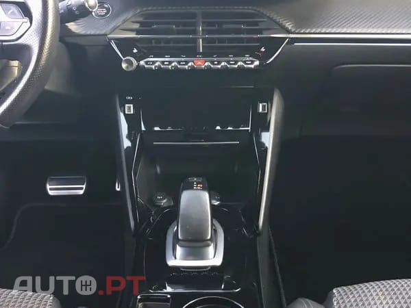Peugeot E-2008 GT+