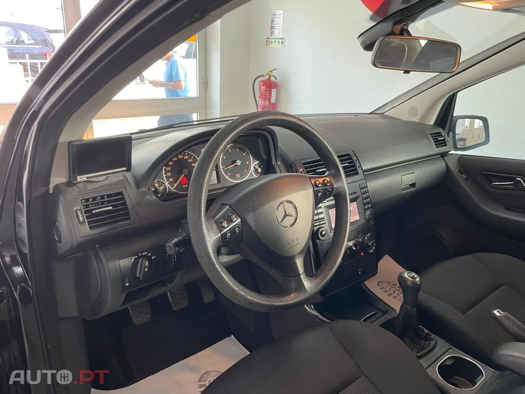 Mercedes-Benz A 160 Elegance BlueEfficiency — fotografia 25