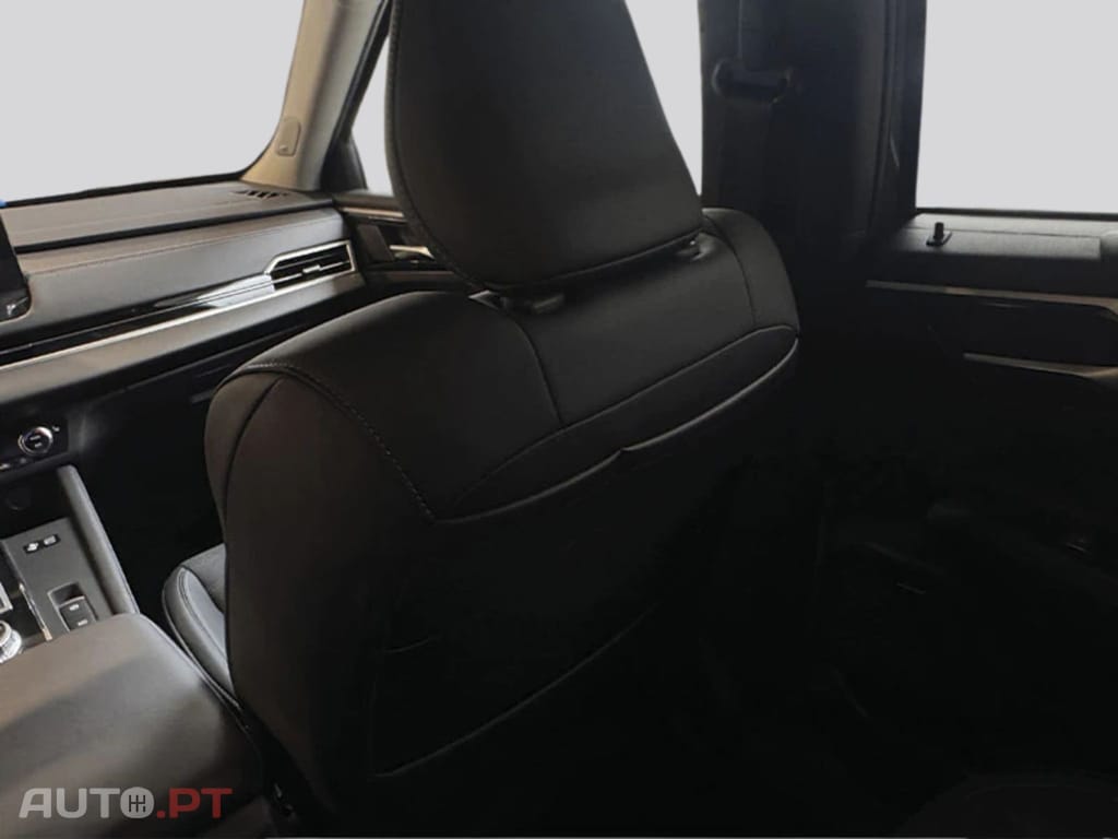 Mitsubishi Outlander PHEV Intense I.V.A DEDUTIVEL 