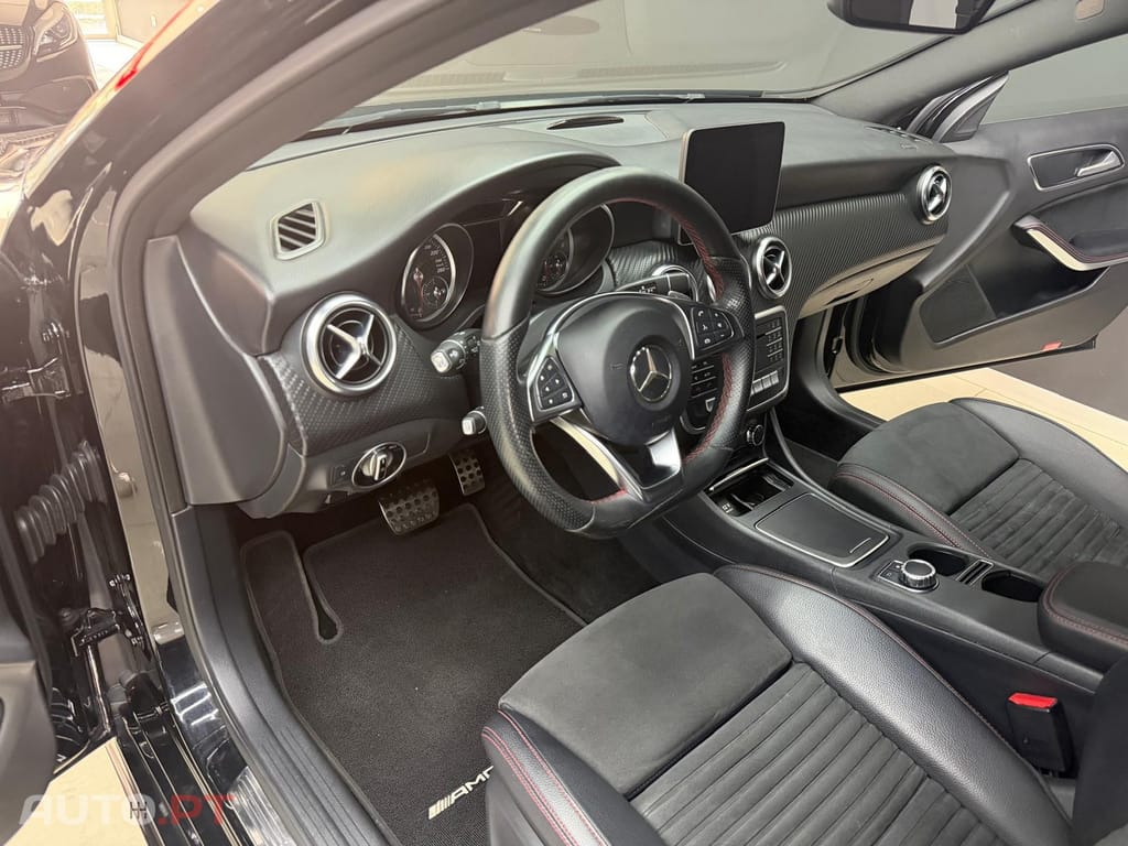 Mercedes-Benz A 180 7G-DCT AMG Line