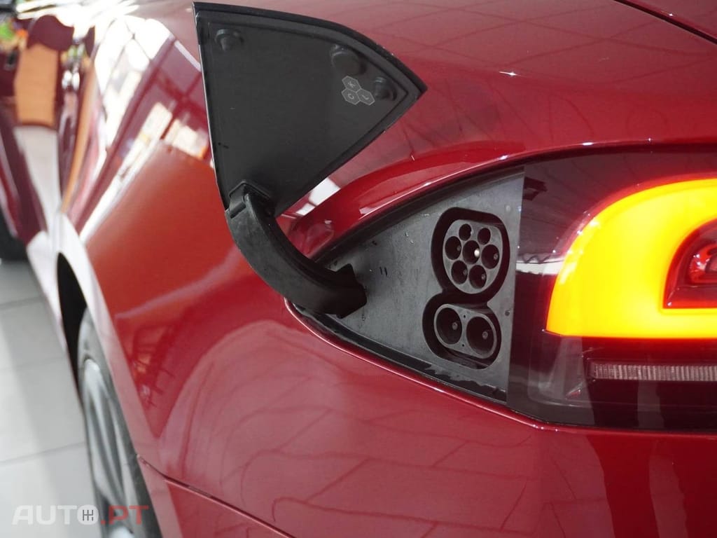 Tesla Model S Plaid AWD — fotografia 31