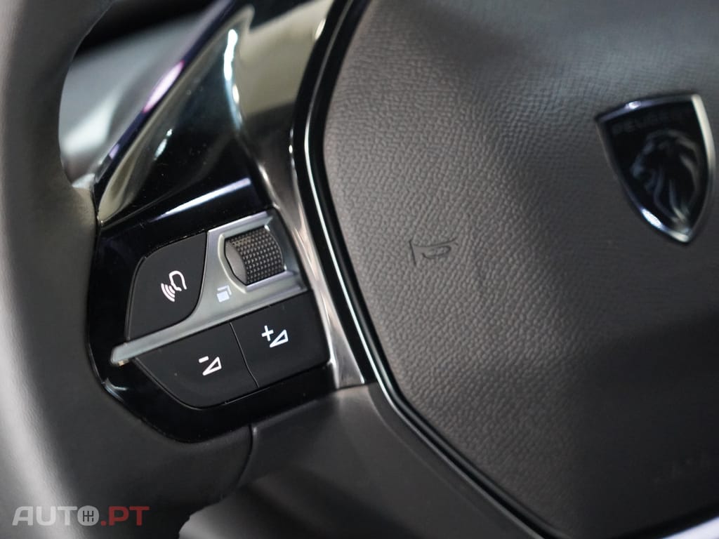 Peugeot 2008 1.2 PureTech Allure EAT8