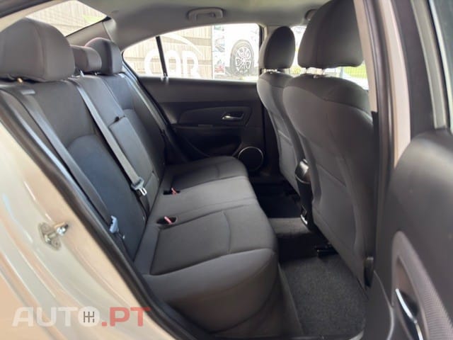 Chevrolet Cruze 1.6 LT