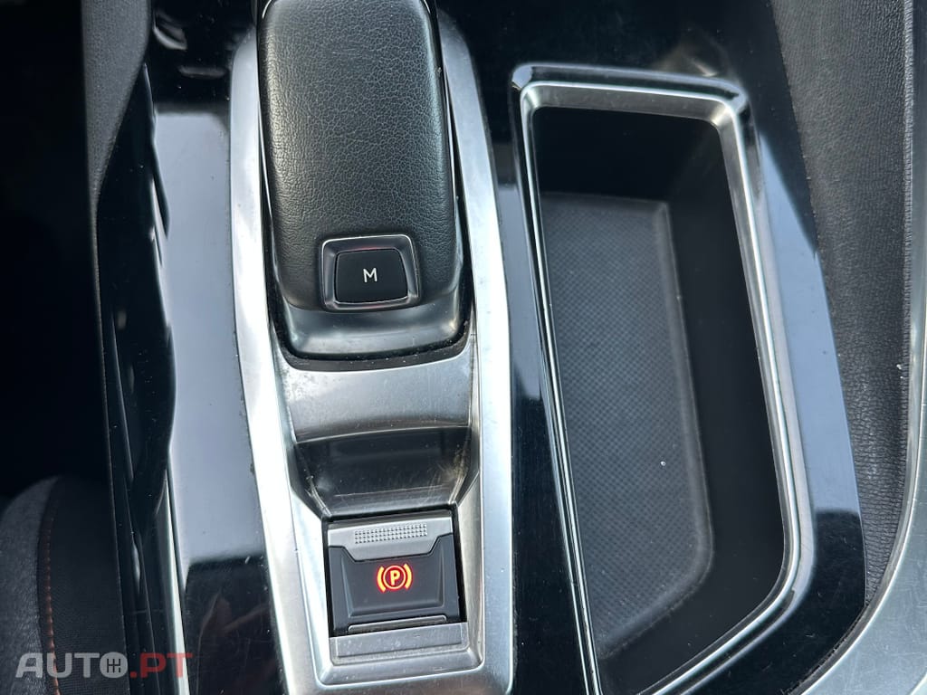 Peugeot 3008 1.2 PureTech Allure EAT8