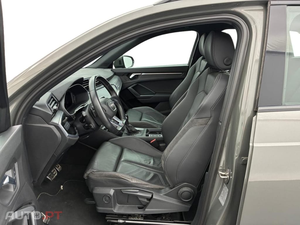 Audi Q3 45 TFSIe S line S tronic