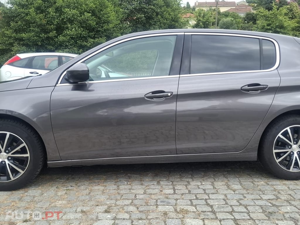 Peugeot 308 PureTech 110 Stop & Start Allure