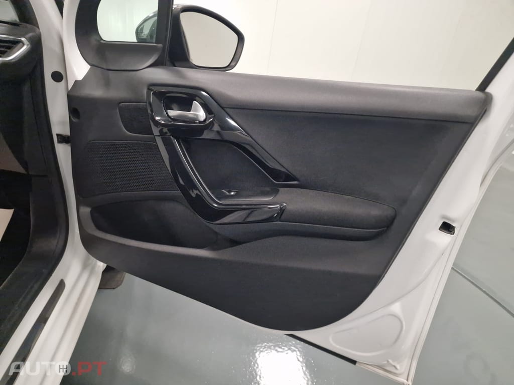 Peugeot 208 1.6 BlueHDi Style
