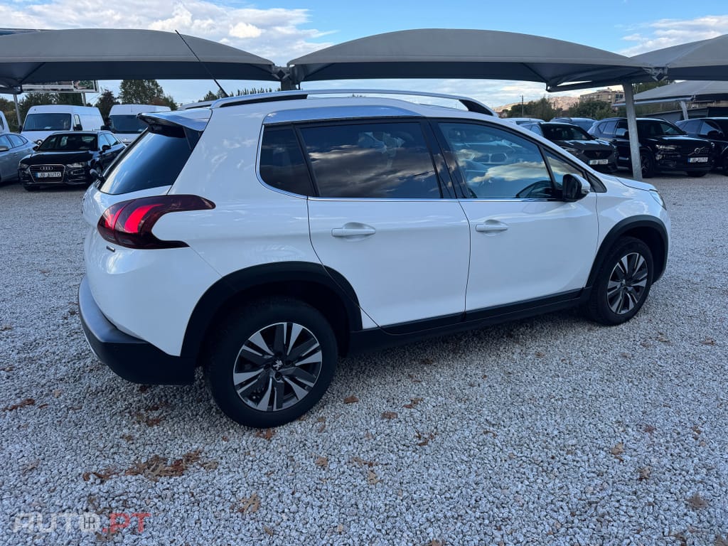 Peugeot 2008 1.2 PureTech Allure