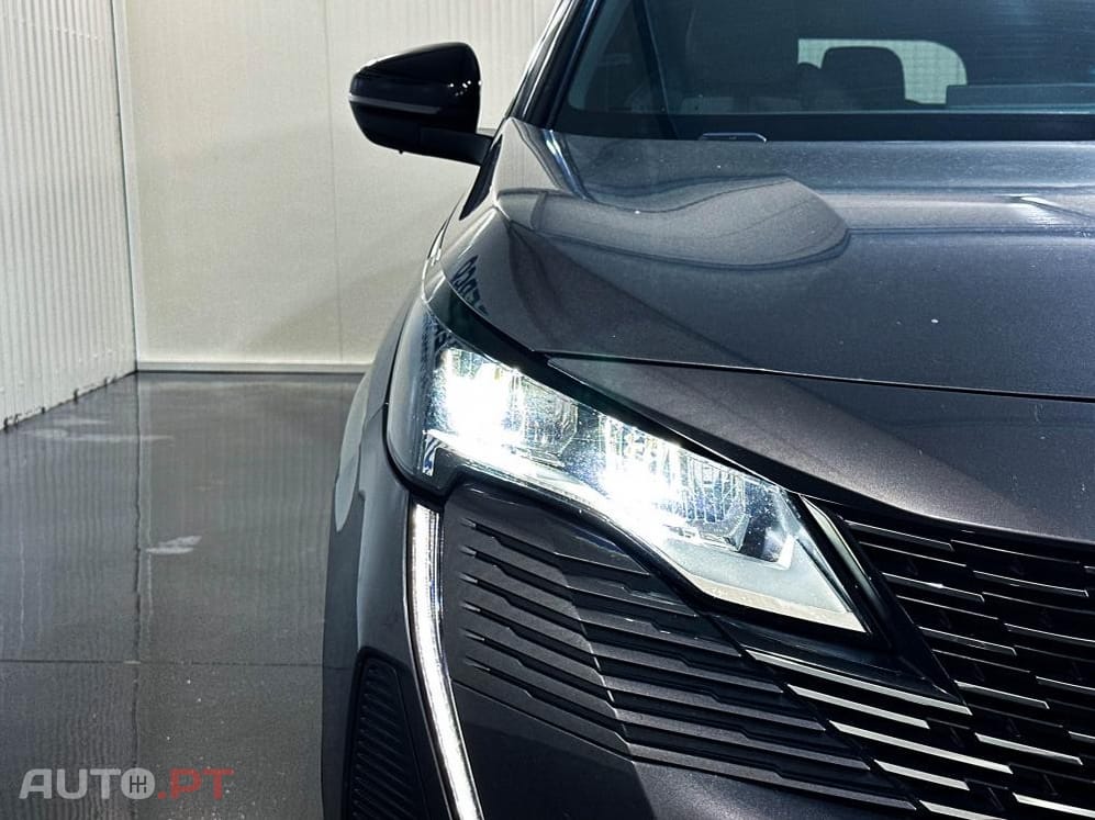 Peugeot 5008 Hybrid 136 E-DCS6